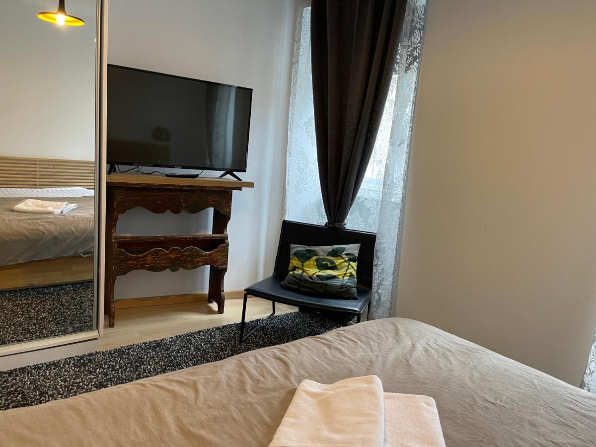 Apartments Kremenic Крес Екстериор снимка