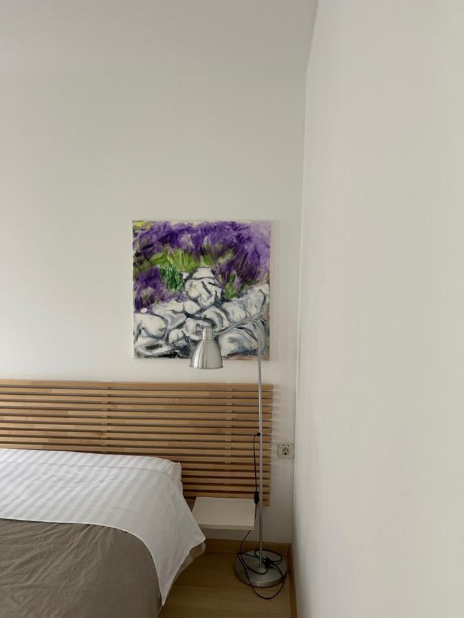 Apartments Kremenic Крес Екстериор снимка