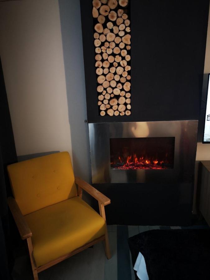 Apartments Kremenic Крес Екстериор снимка
