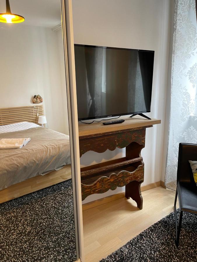 Apartments Kremenic Крес Екстериор снимка