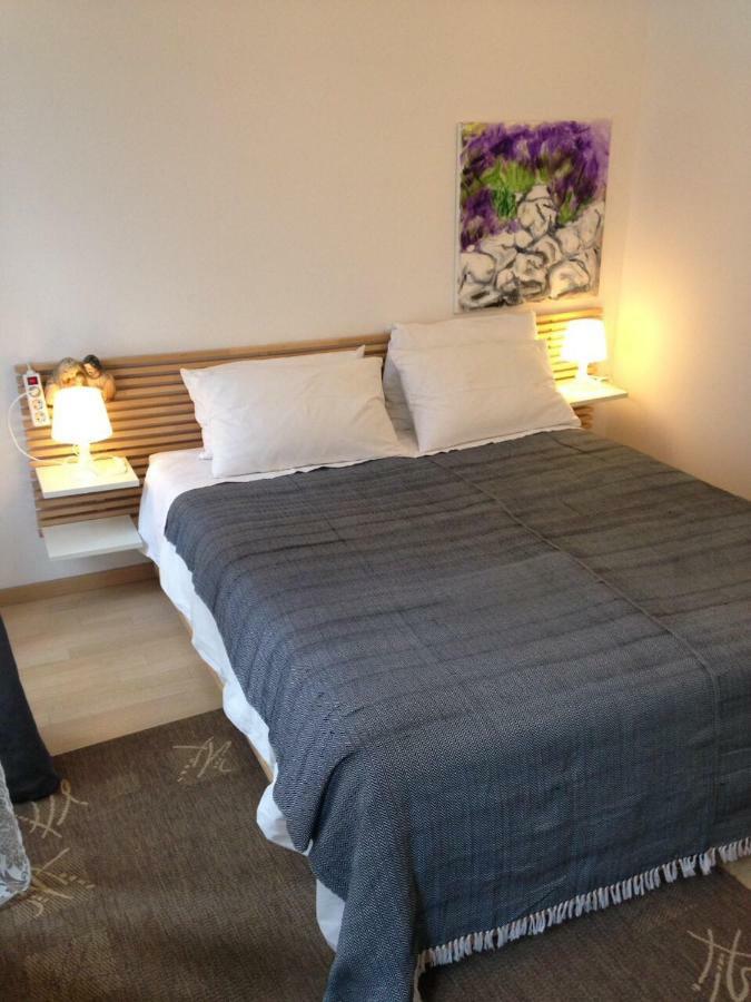 Apartments Kremenic Крес Екстериор снимка