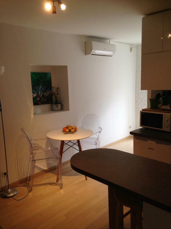 Apartments Kremenic Крес Екстериор снимка